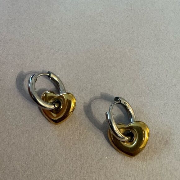 Gold and Silver Heart Hoop Earrings A1481 - Picture 4 of 4